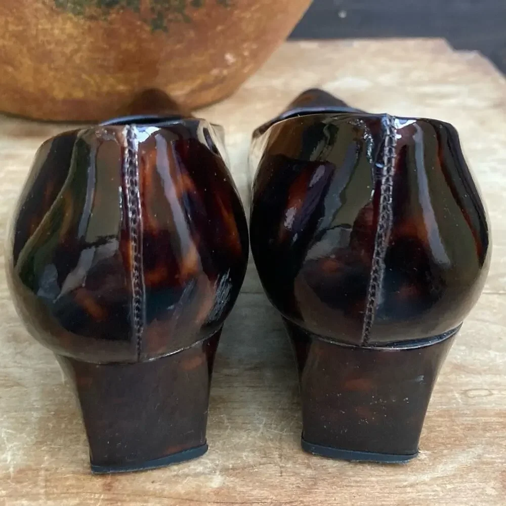 Stuart Weitzman wedges size 6 low heal tortoise‎ patent leather